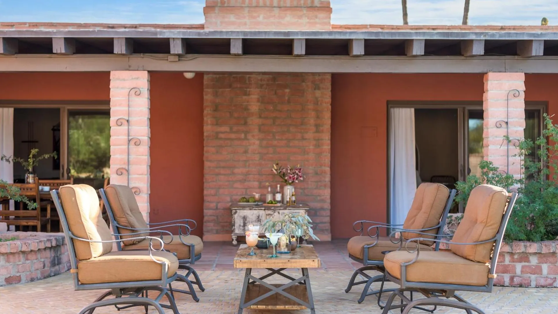 Holiday home La Casona By Avantstay Gorgeous Spanish Style Oasis W Historic Charm Pool Phoenix